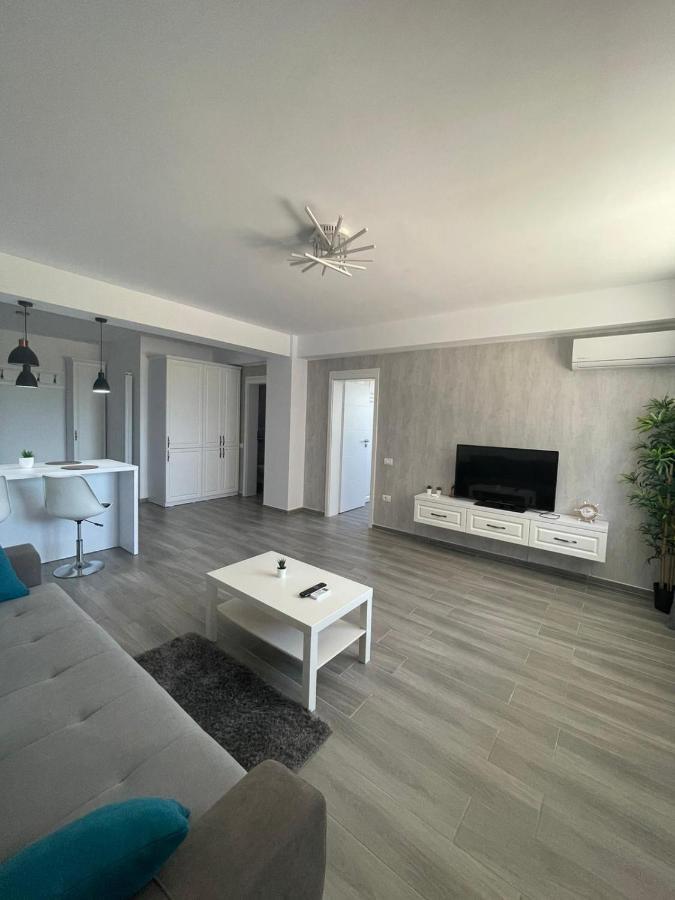 Ls Lake Apartment Mamaia Nord นาโวดาริ ภายนอก รูปภาพ