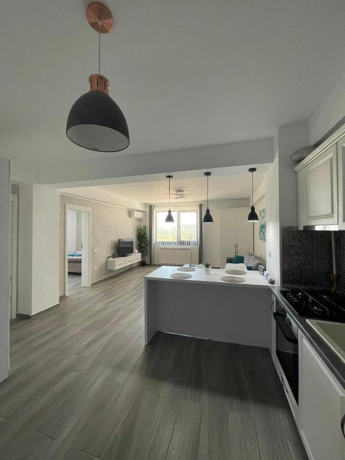 Ls Lake Apartment Mamaia Nord นาโวดาริ ภายนอก รูปภาพ